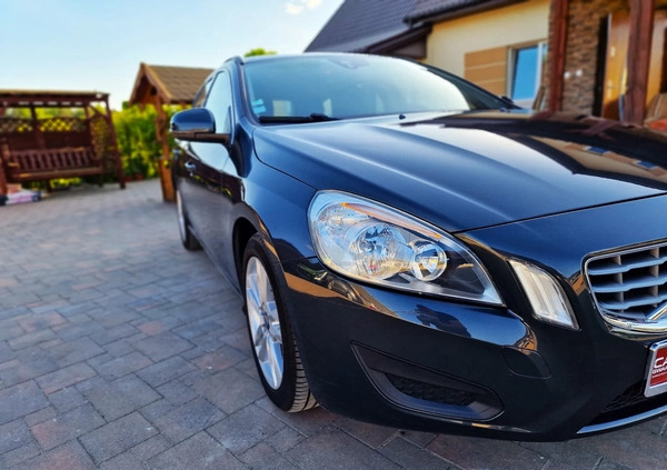 Volvo V60 cena 34900 przebieg: 196000, rok produkcji 2012 z Ostrołęka małe 562